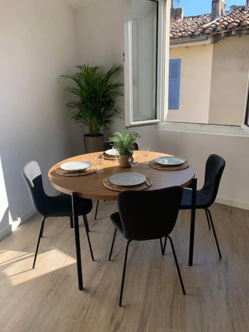 Duplex Au Coeur Du Village De Каси Экстерьер фото